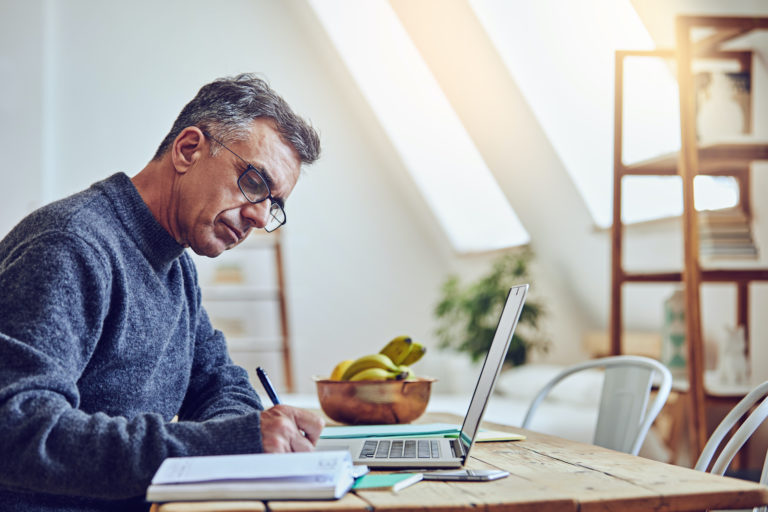 How to Make a Room Rental Agreement [Sample]