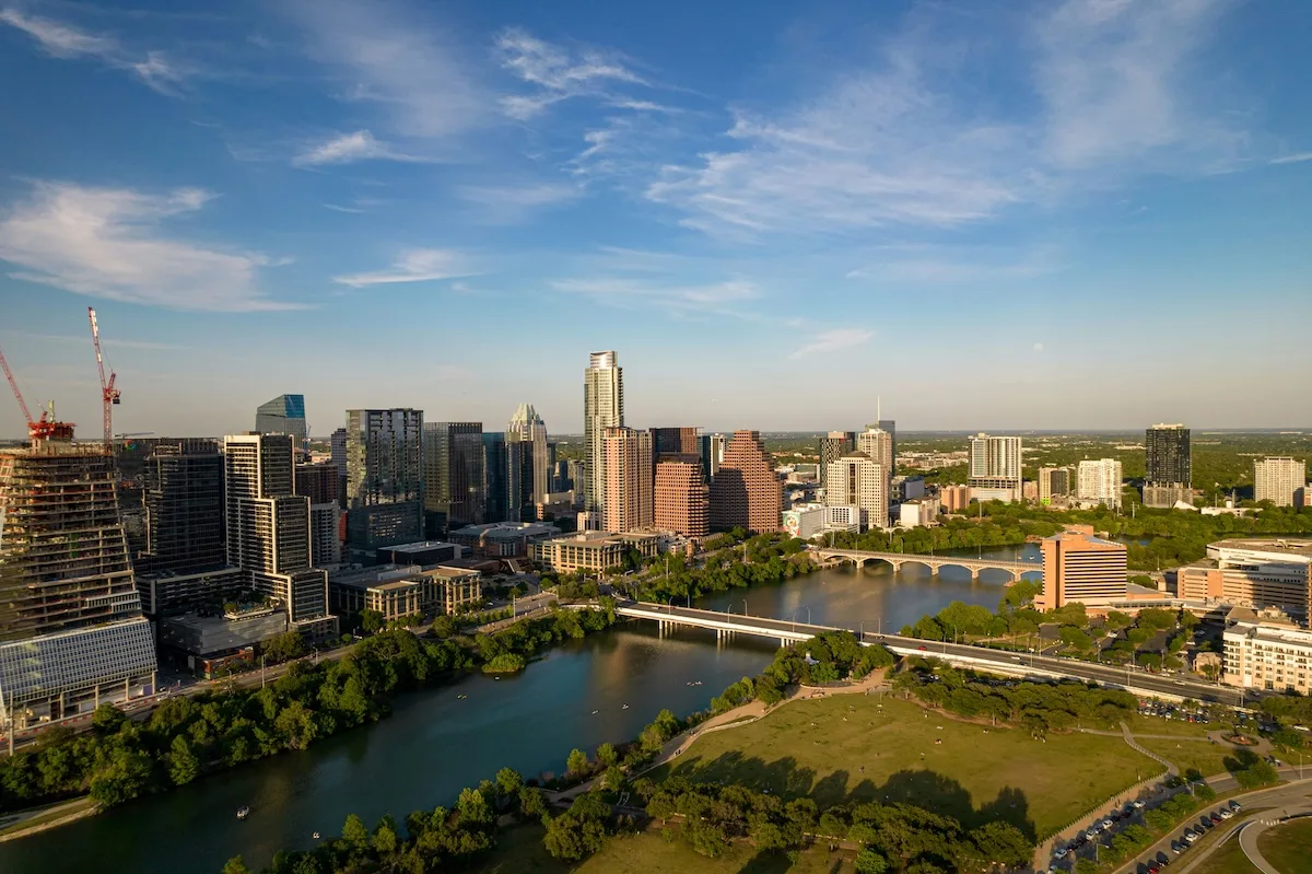 aerial view of greater Atlanta, showcasing to renters the ability to find cities near the city without having to live in it