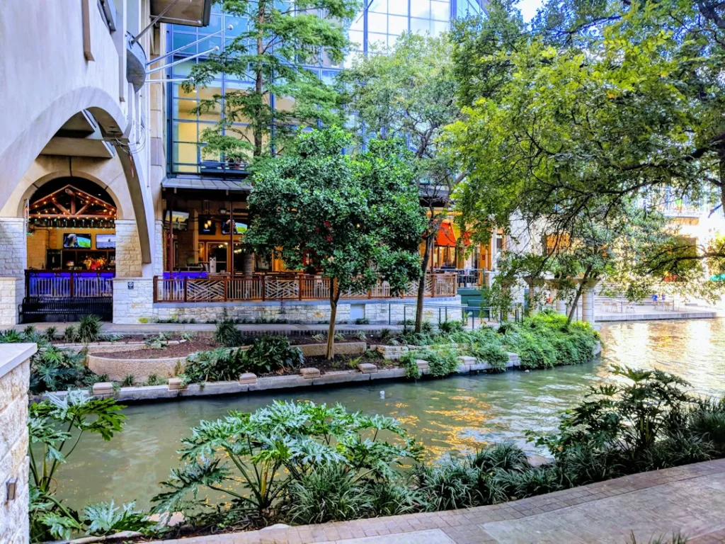 A view of the Riverwalk in San Antonio, showing that the city has beautiful areas even though rent prices in San Antonio are less expensive than other parts of Texas
